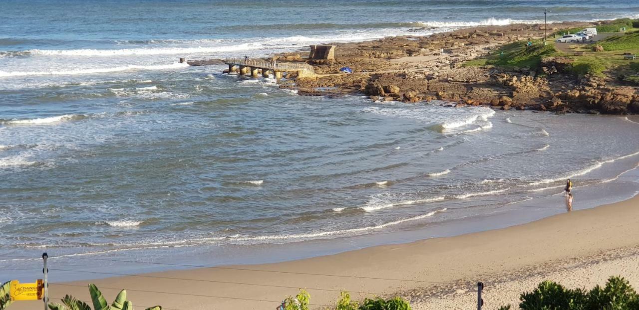 Aride 4 Awesome View Of Uvongo Main Swimming Beach From Communal Braai Area Margate Esterno foto